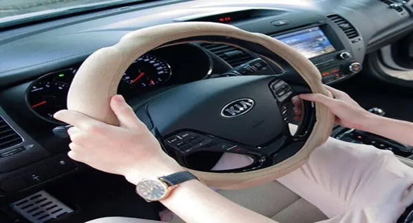 Những vị trí trên xe ô tô không nên tùy tiện trang trí-2