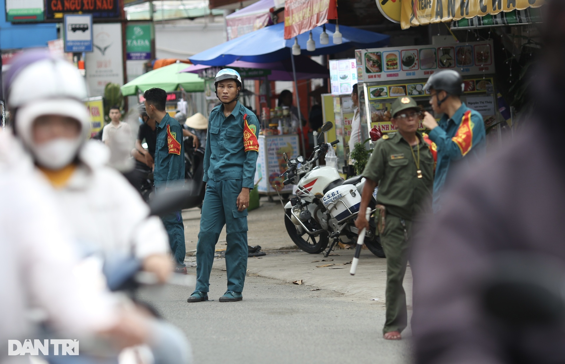 Hơn 3 giờ giải cứu các nạn nhân vụ sập nhà 4 tầng tại TPHCM-4