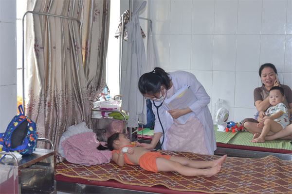 12 trẻ mầm non nhập viện trong đêm-1