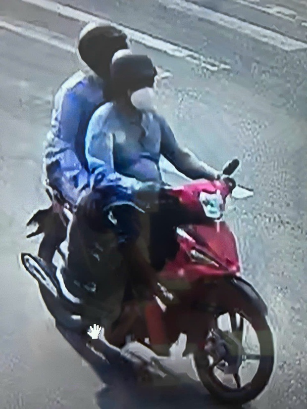 Hai đối tượng cướp tiệm vàng ở Cam Ranh là nam giới, khả năng đội tóc giả-4