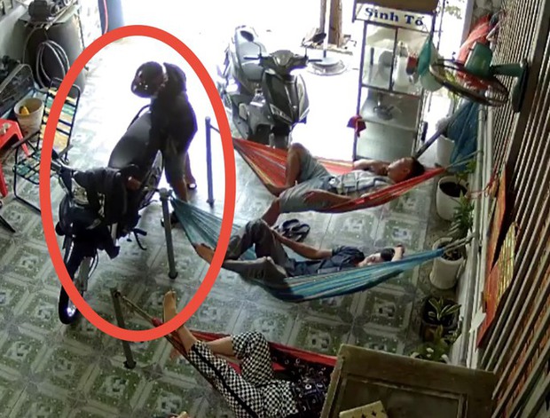 CLIP: Ngỡ ngàng hình ảnh tên trộm liều lĩnh ở Bình Dương-1