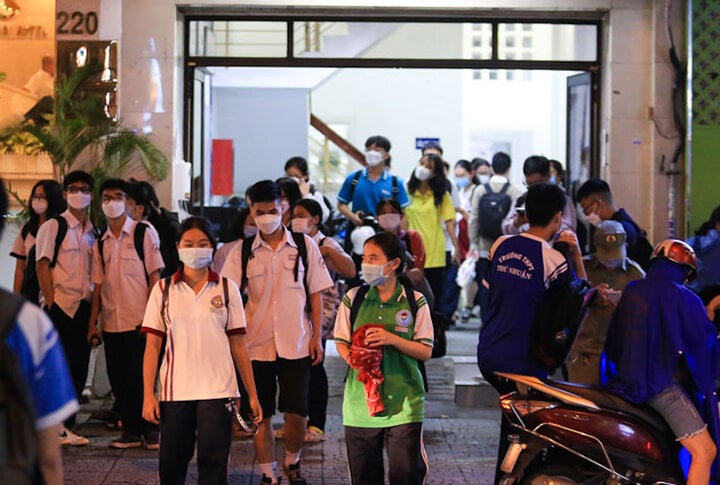 Gửi con học thêm cô chủ nhiệm, kết quả học tập tự khắc sẽ giỏi-1