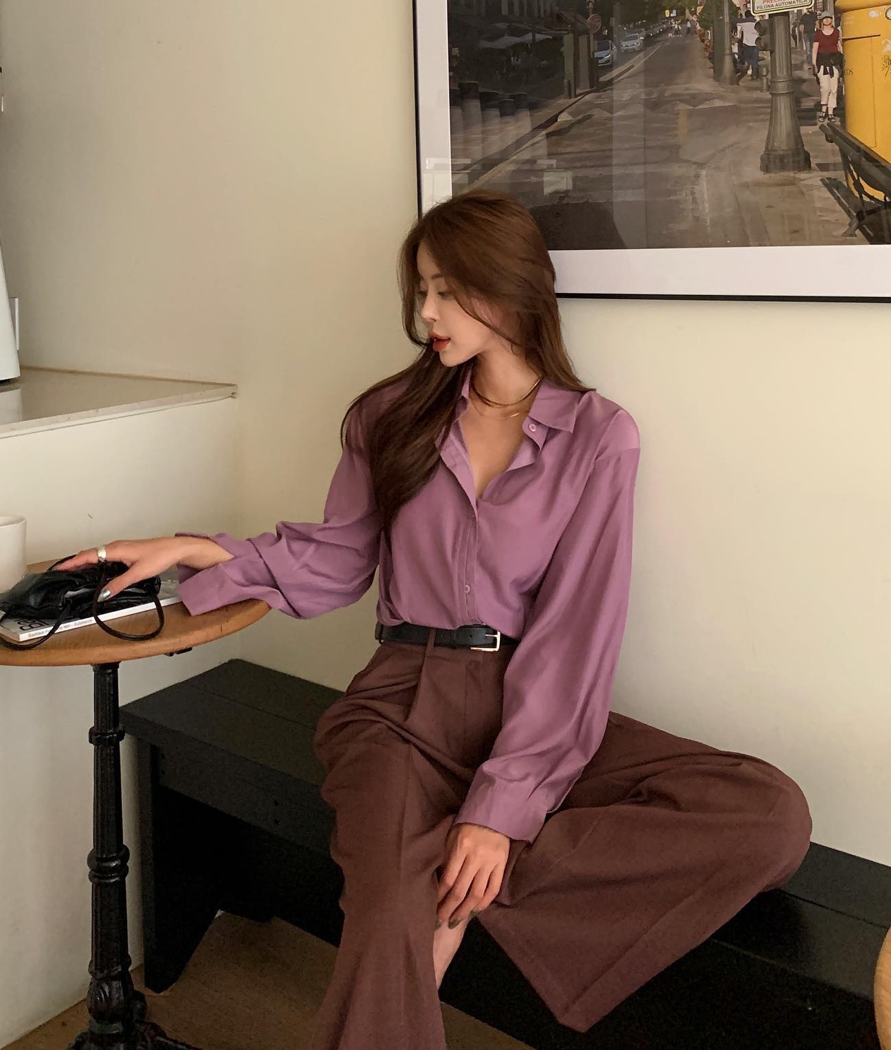 5 mẫu áo phù hợp để mặc với quần âu, giúp nàng ghi điểm thanh lịch-1