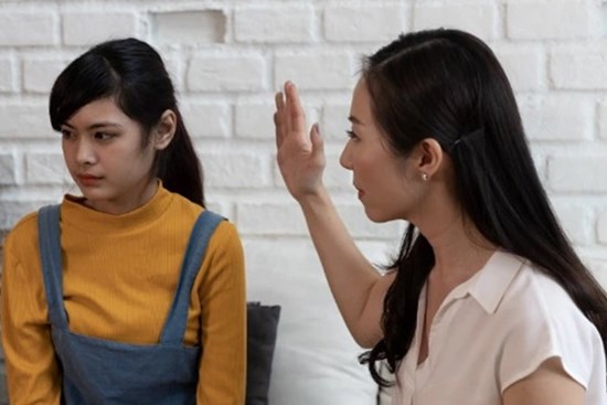 Tại sao con cái lớn lên lại không thương cha mẹ, có lẽ bạn đã mắc phải sai lầm này khi dạy con