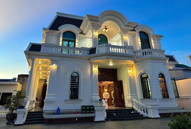 Xây xong biệt thự, Văn Toàn bỗng đăng ảnh thân mật cùng 1 cô gái tạo scandal”-5