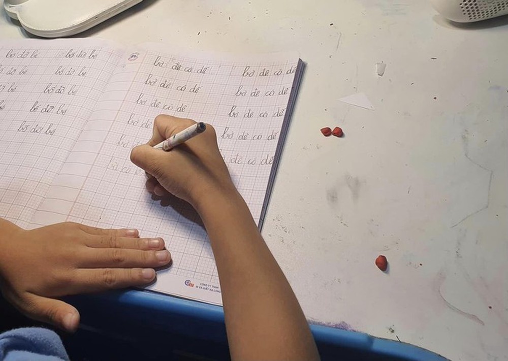 Mẹ kiểm kê tài sản” của con học lớp 1 sau 3 tuần, hội phụ huynh cười ra nước mắt vì đồng cảm-2