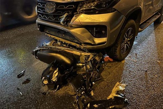 Người đàn ông bị kéo lê 10m, tử vong tại chỗ do chạy xe ngược chiều