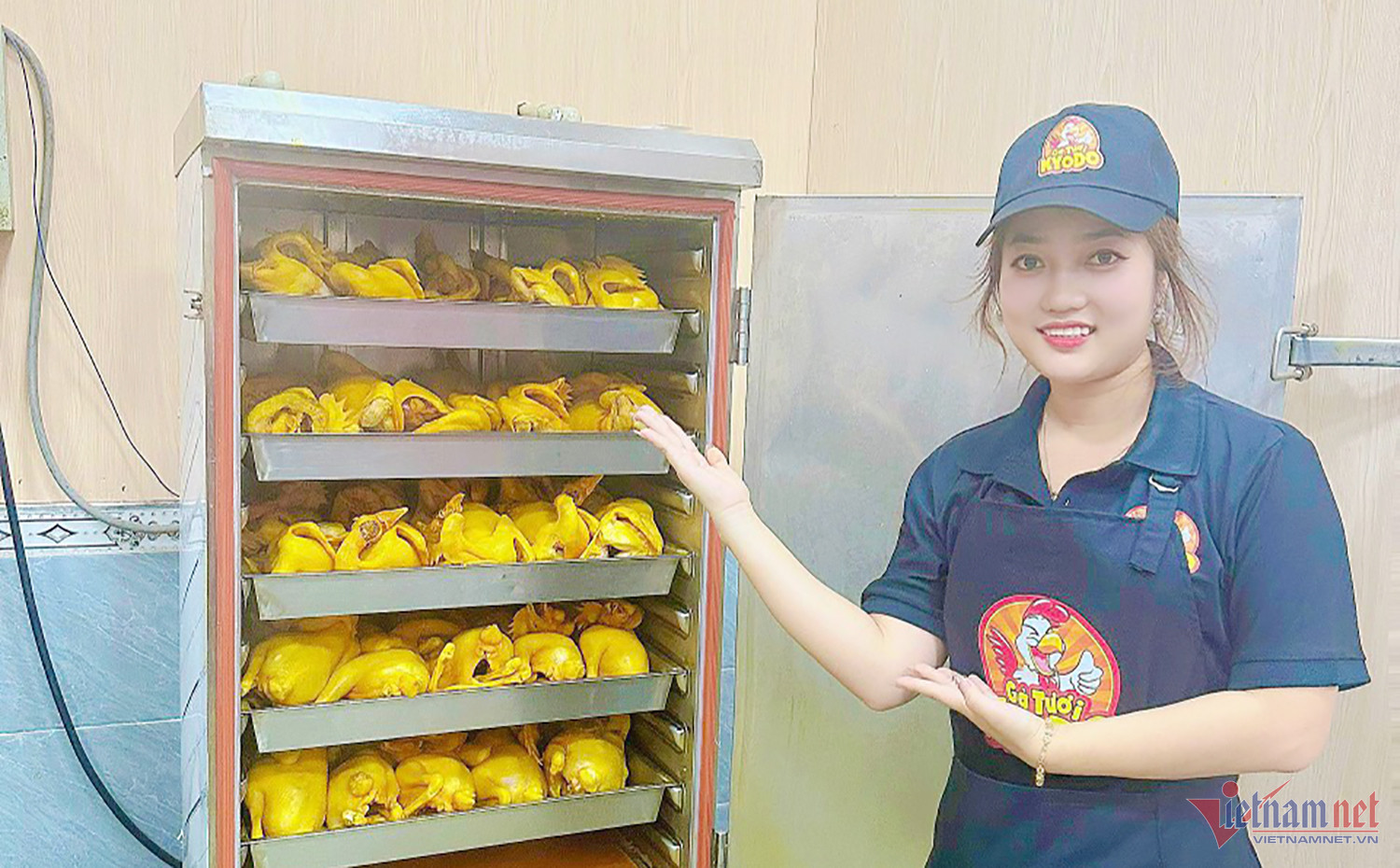 Cô gái 9X khởi nghiệp từ gà ủ muối, thu lãi 70 triệu đồng mỗi tuần-1