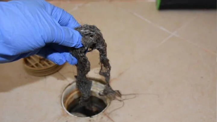 Lỗ thoát nước nhà tắm bốc mùi, xử lý thế nào?-2