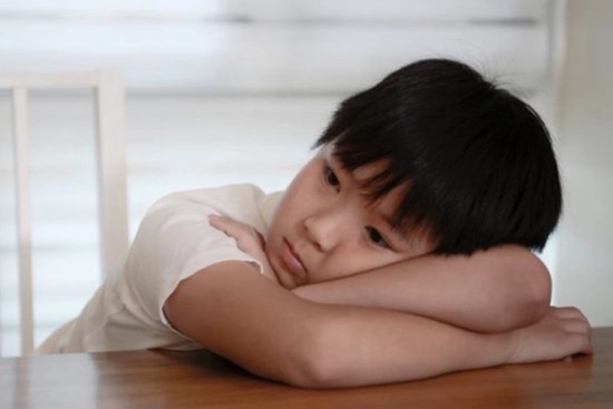 Nếu cha mẹ thường xuyên nói câu này, trí thông minh của con sẽ sụt giảm!