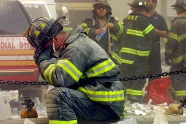 22 năm sau vụ tấn công 11/9: Tiết lộ đau lòng về số nhân viên cứu hỏa đã qua đời-1