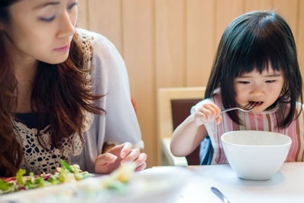 4 hành động người mẹ ít để tâm nhưng lại ảnh hưởng đến con cái suốt đời-2