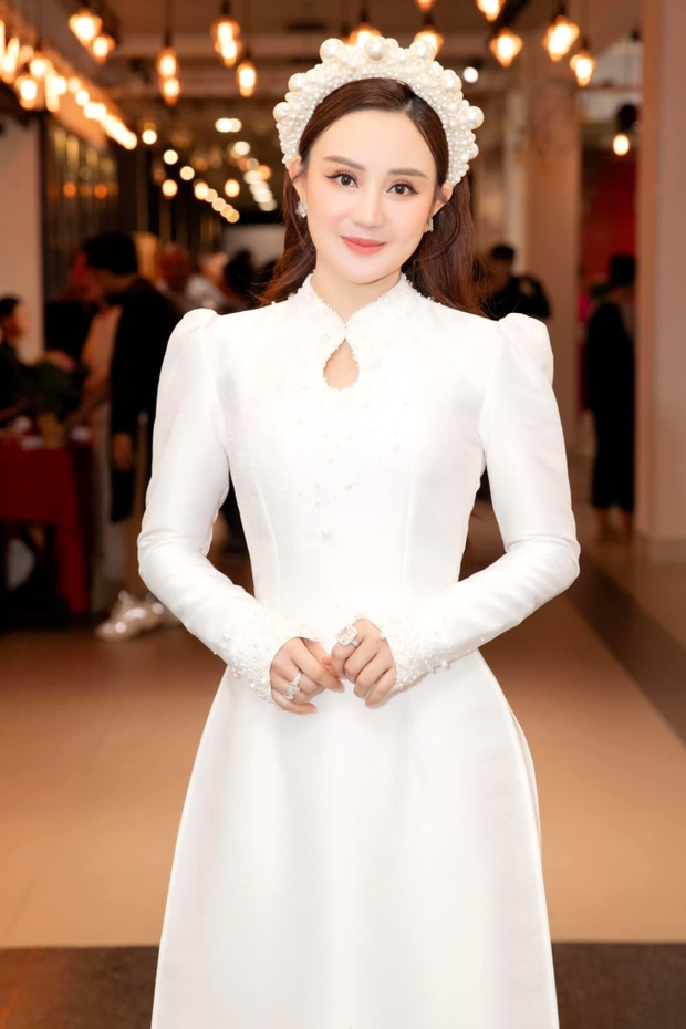 NS Hoài Linh lộ diện ở đền thờ Tổ 100 tỷ, Nam Thư cùng dàn sao tham dự ngày 1 giỗ Tổ ngành sân khấu-6