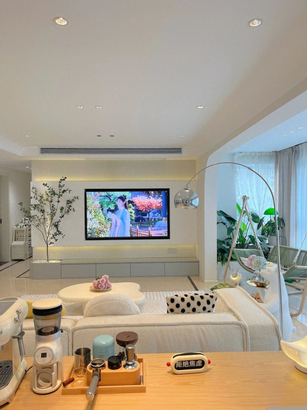 Ngắm căn hộ xinh như mộng của nữ tiếp viên hàng không, dù hiếm khi ở nhà nhưng vẫn đầu tư decor ấn tượng-1