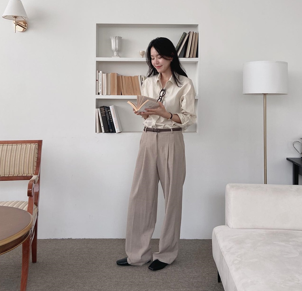 5 món đồ giúp chị em trẻ hóa phong cách công sở-1