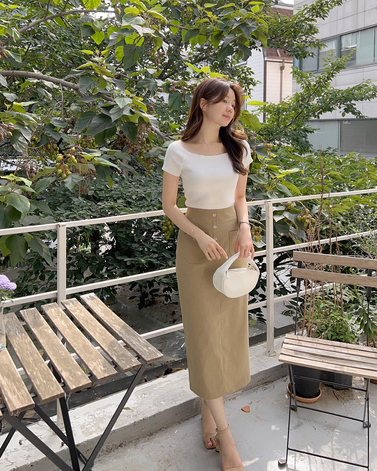 5 món đồ giúp chị em trẻ hóa phong cách công sở-10