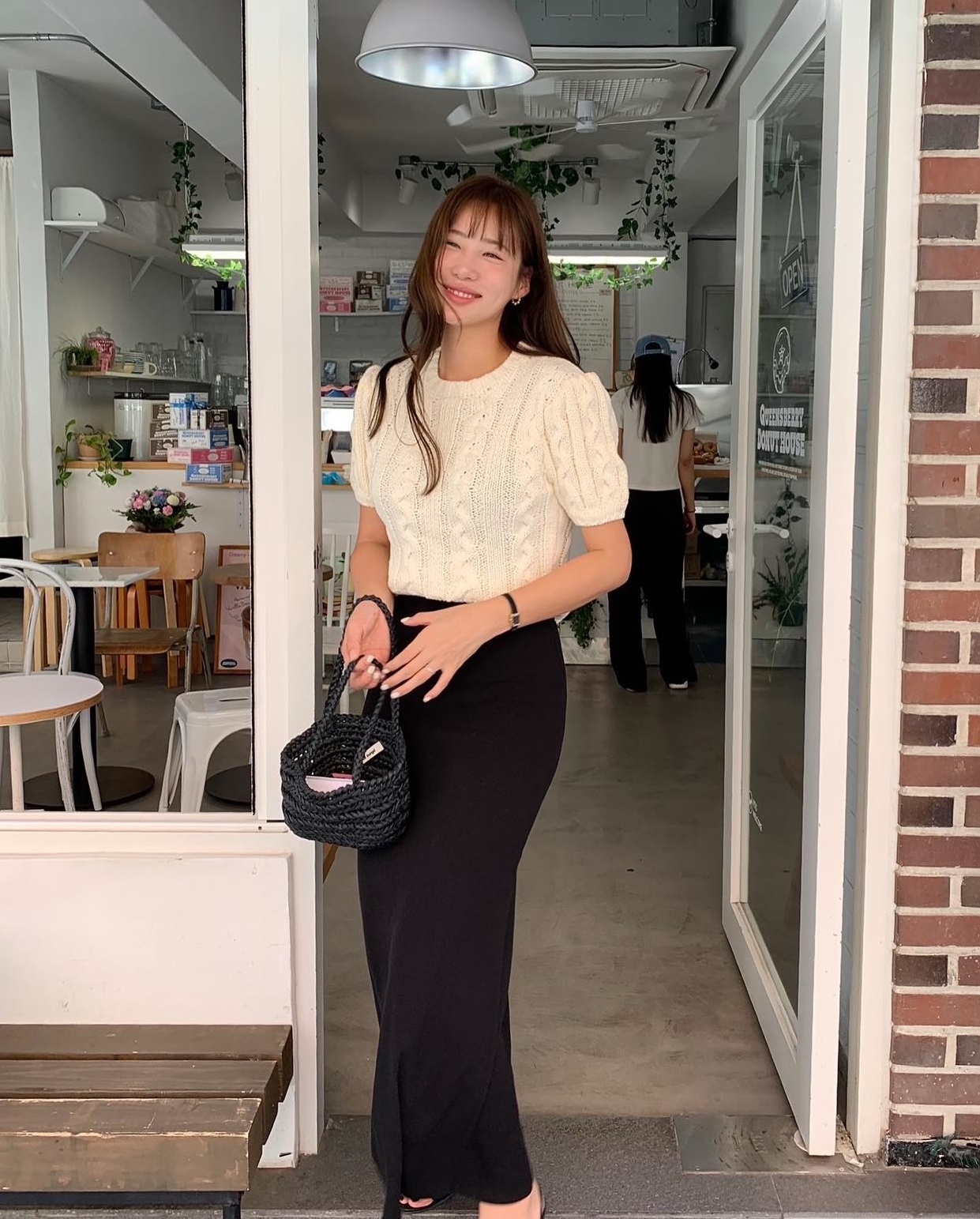 5 món đồ giúp chị em trẻ hóa phong cách công sở-5