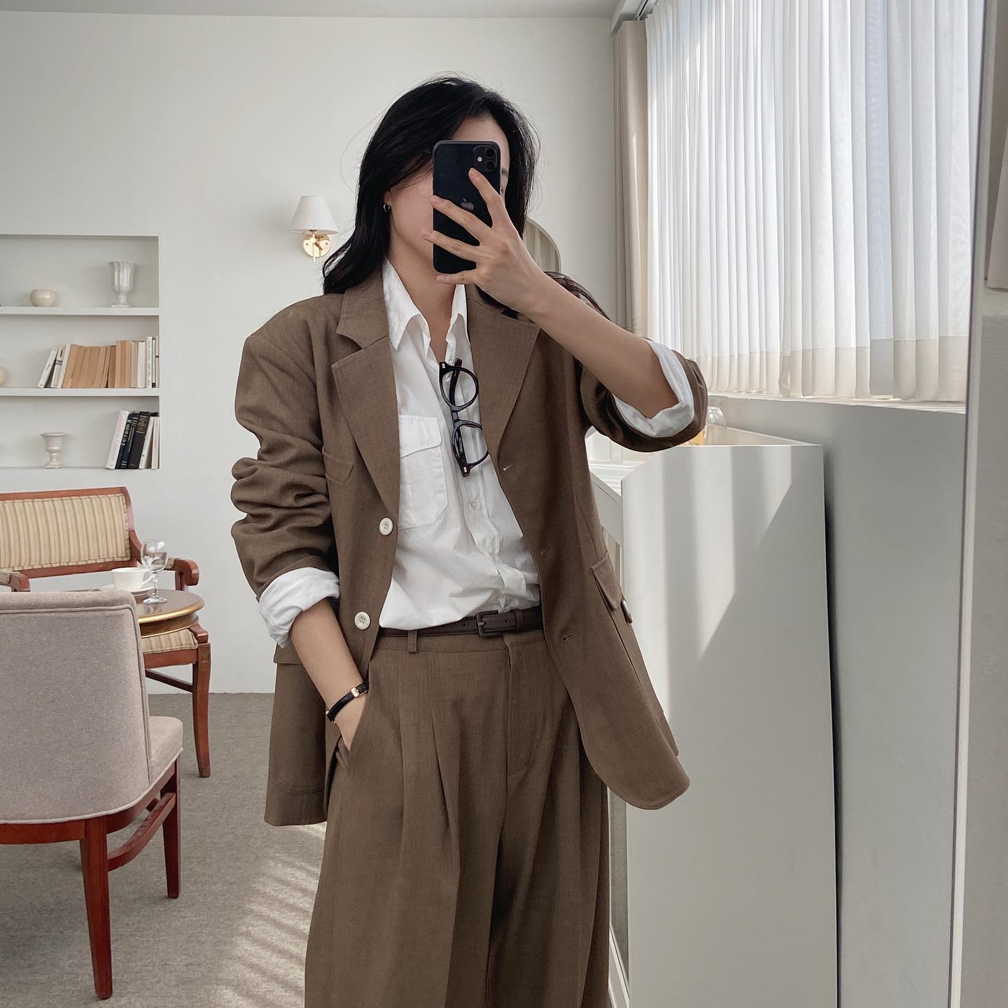 5 món đồ giúp chị em trẻ hóa phong cách công sở-8