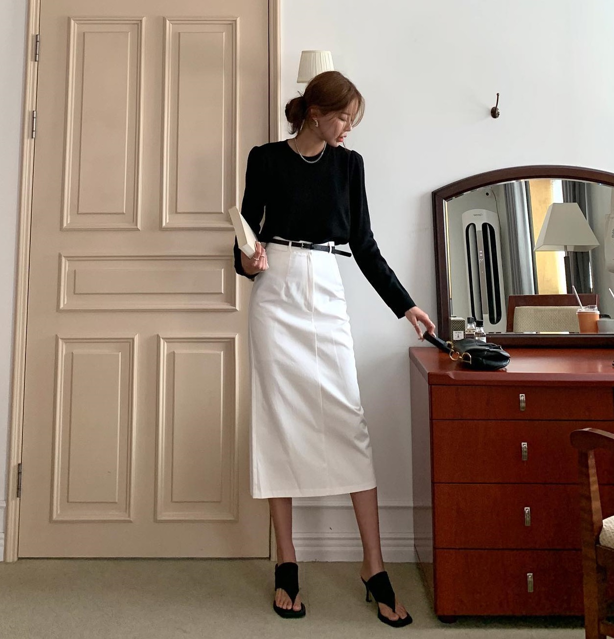 5 món đồ giúp chị em trẻ hóa phong cách công sở-9