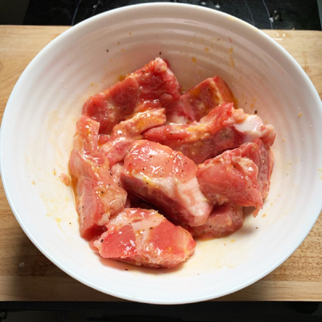 3 bước đơn giản để chế biến món sườn heo ngon như nhà hàng-2