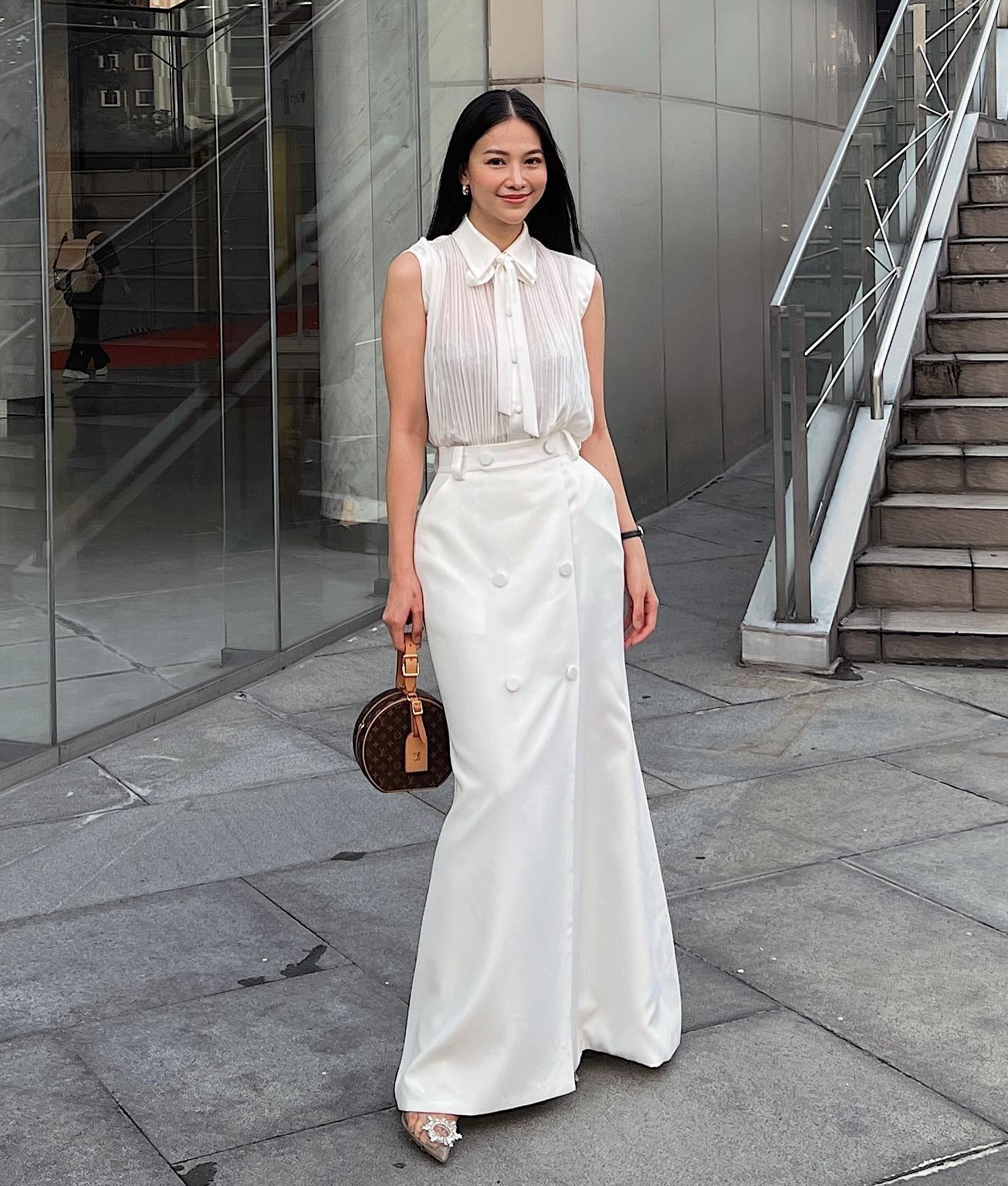 10 cách mặc chân váy dài trẻ trung như mỹ nhân Việt-10