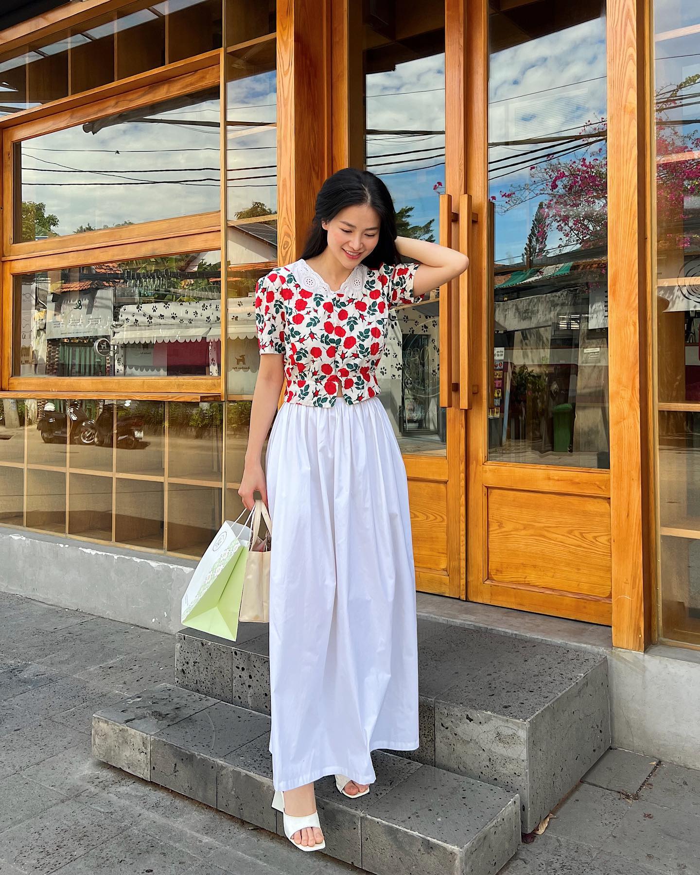10 cách mặc chân váy dài trẻ trung như mỹ nhân Việt-3