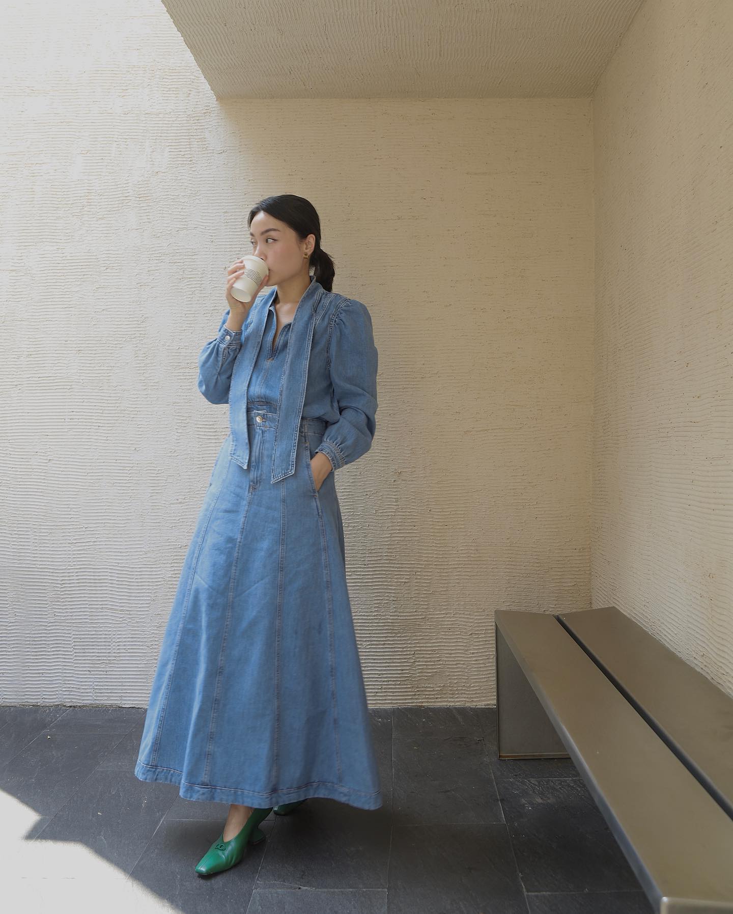 10 cách mặc chân váy dài trẻ trung như mỹ nhân Việt-5