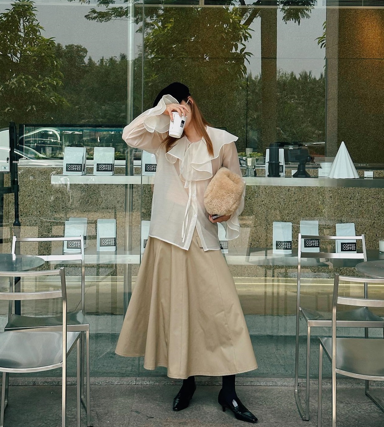 10 cách mặc chân váy dài trẻ trung như mỹ nhân Việt-6