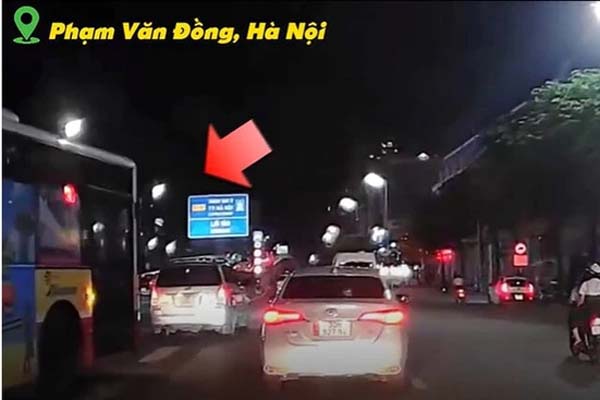 Hà Nội: Cô gái bị tên cướp khống chế khi đang mở cửa nhà-2