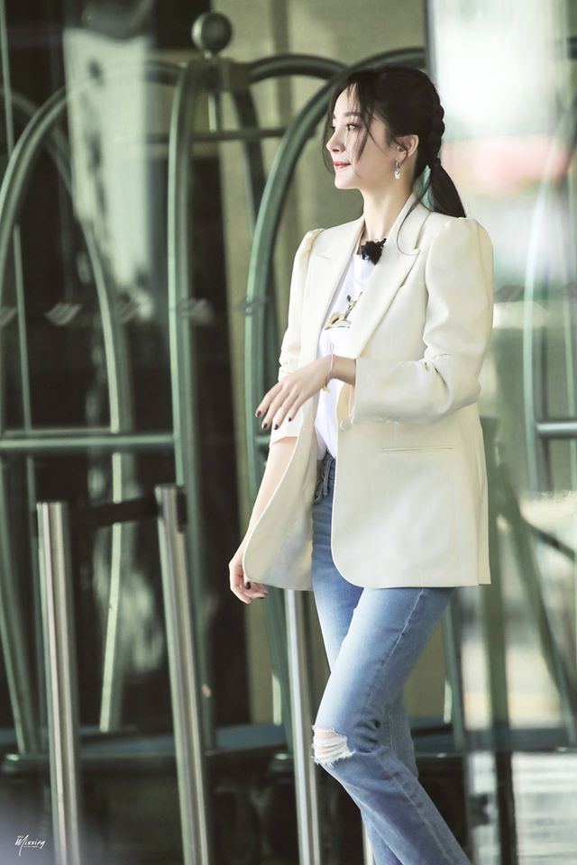 Học Dương Mịch vài chiêu lên đồ hack chiều cao với blazer dáng cơ bản-6