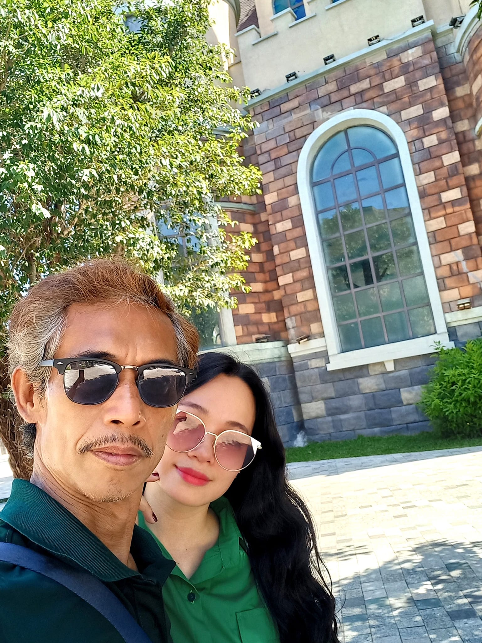 Nam nghệ sĩ khắc khổ nhất màn ảnh Việt: Ngoài đời sống hạnh phúc đáng ngưỡng mộ bên vợ đẹp kém 25 tuổi-4