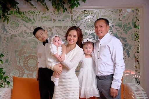 Thân thế khủng chồng doanh nhân đứng sau ca sĩ Vy Oanh, gây choáng với khối tài sản khổng lồ, cưng chiều vợ hết mực-3