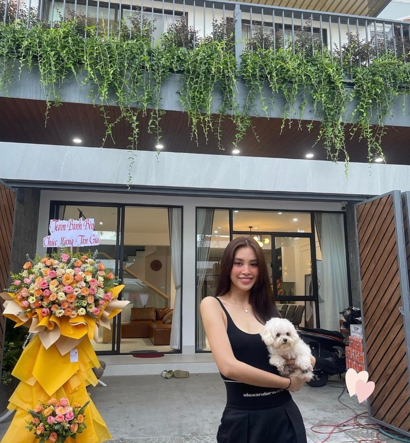 Nhà khang trang rộng rãi ở mặt phố của gia đình Hoa hậu Tiểu Vy-1