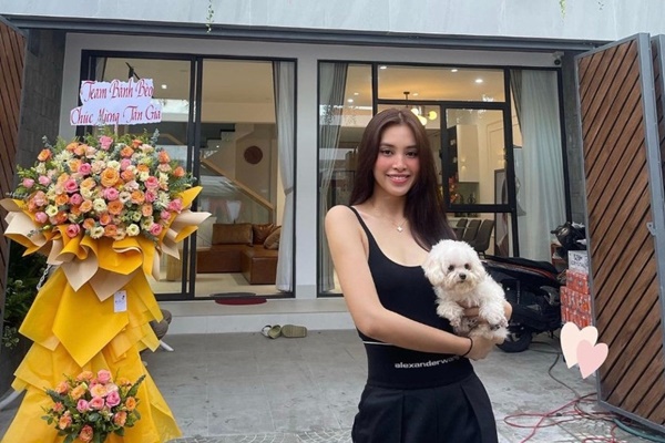 Dì Dung” đi tân gia nhà mới của Tiểu Vy ở Quảng Nam, thốt lên 1 câu khi đến phòng ngủ hướng ra ban công xanh mướt-9