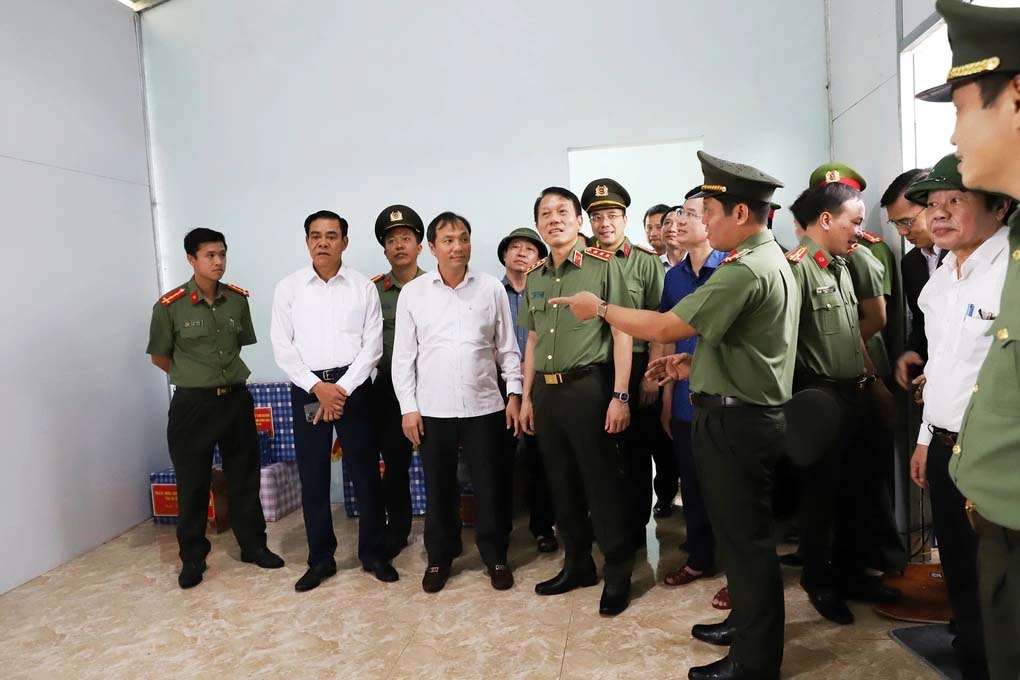 Bộ Công an bàn giao 600 ngôi nhà tới người nghèo Hà Tĩnh-2