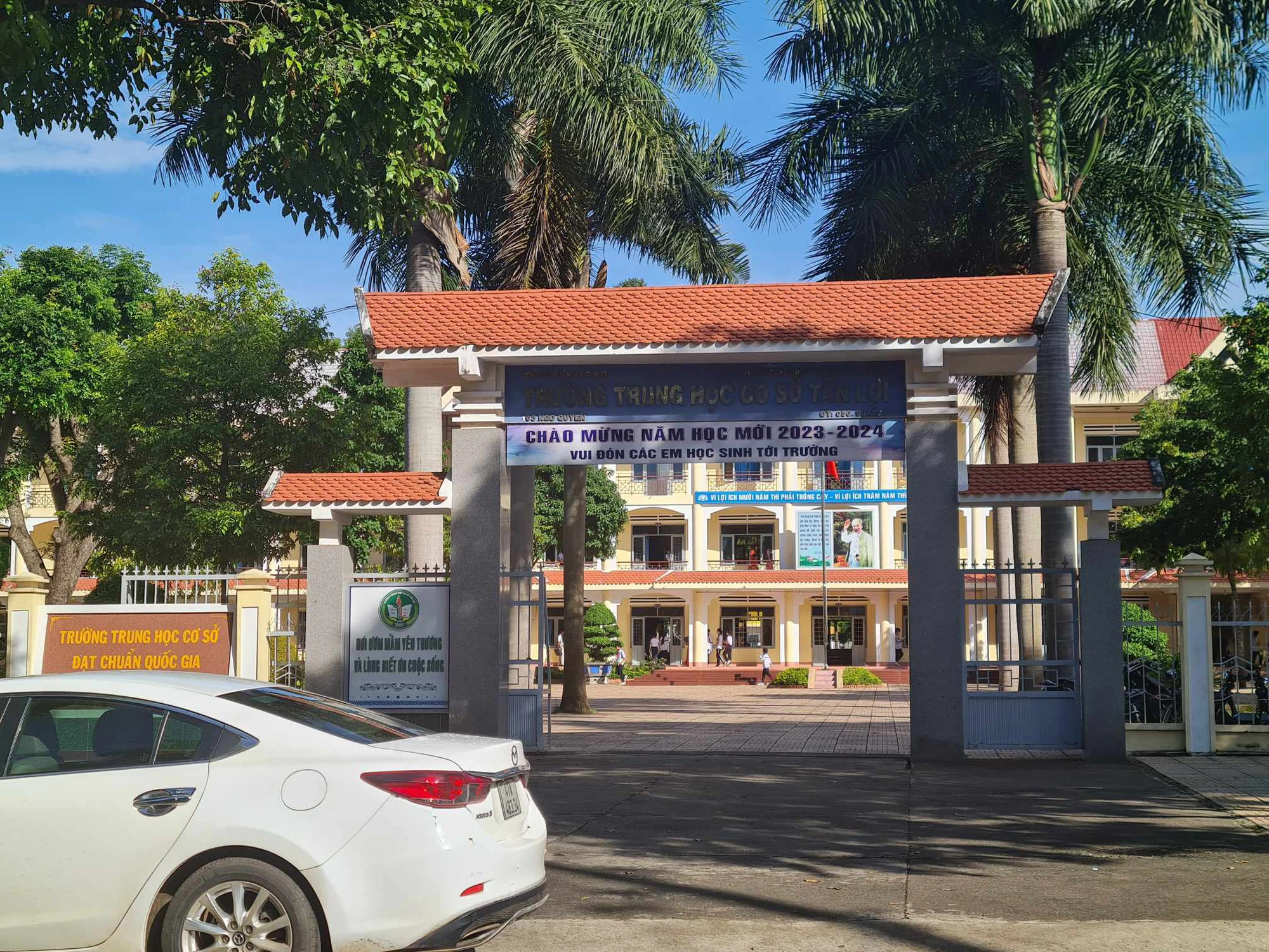 Nữ sinh lớp 9 ngã khuỵu trong tiết học thể dục rồi tử vong-1