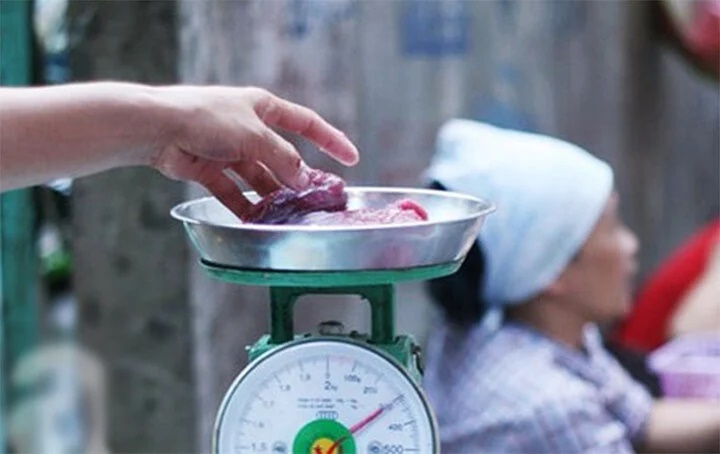 Cách chống cân điêu khi đi chợ-1