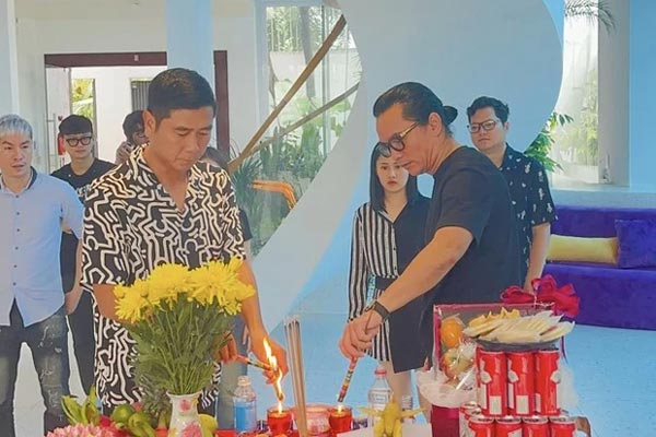 Bằng chứng Hồ Hoài Anh vẫn ở hậu trường concert Hoàng Thùy Linh, là tổng đạo diễn nhưng quyết giấu danh tính?-5