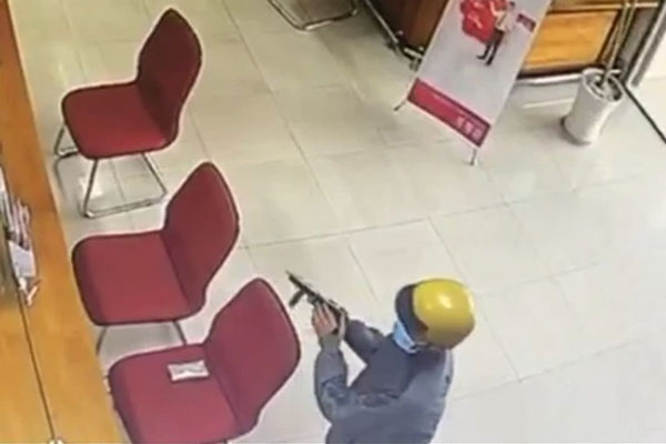 Nghi phạm dùng súng cướp ngân hàng ở Tiền Giang đã bị bắt-1