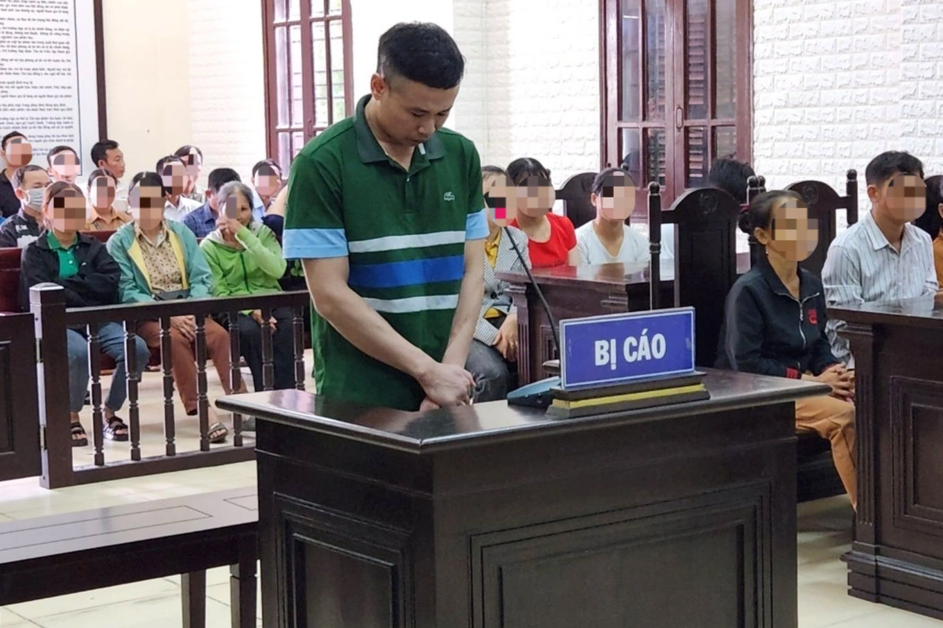 Lời xin lỗi muộn màng của thầy giáo dùng dao đâm chết bố vợ-2