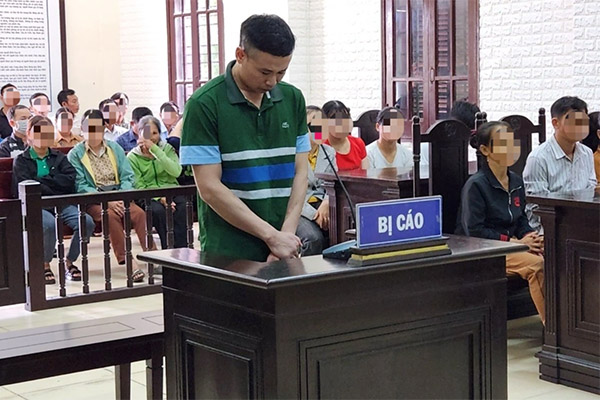 Người đàn ông bán vé số gục chết bên đường, con gái nhỏ kêu cứu-3