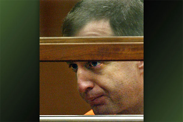 Tên sát nhân dụ dỗ hàng chục cô gái bằng chiêu mời đóng phim James Bond-2