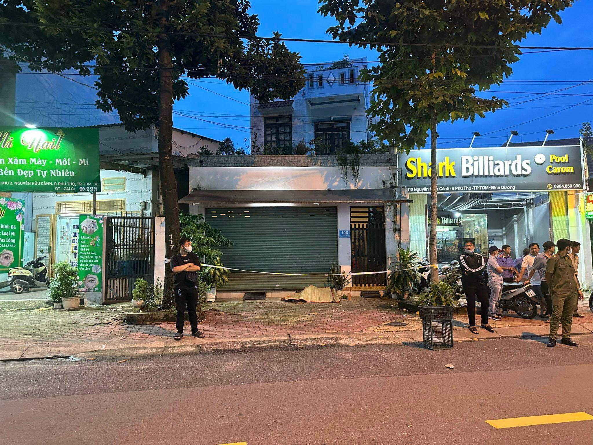 Người đàn ông bán vé số gục chết bên đường, con gái nhỏ kêu cứu-1