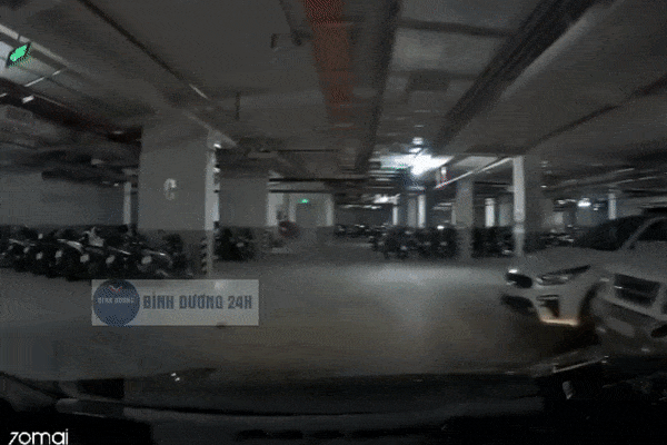 Ma trận ổ gà dọc đại lộ huyết mạch phía Nam TP.HCM-12