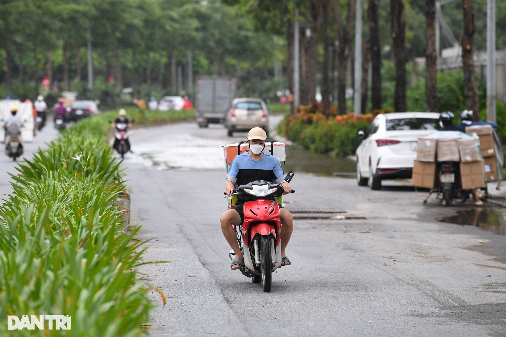 Đại lộ nghìn tỷ ở Hà Nội biến thành bến xe tải-8