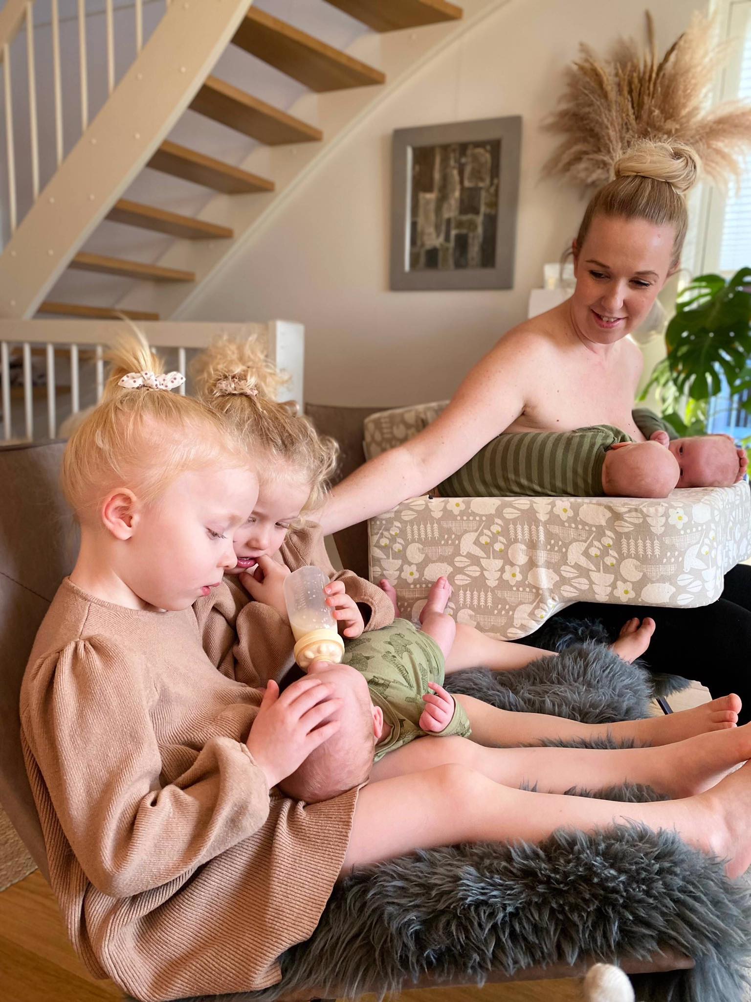 Người mẹ khoe bụng bầu như muốn nổ tung, choáng với chiếc bụng sau khi sinh-7