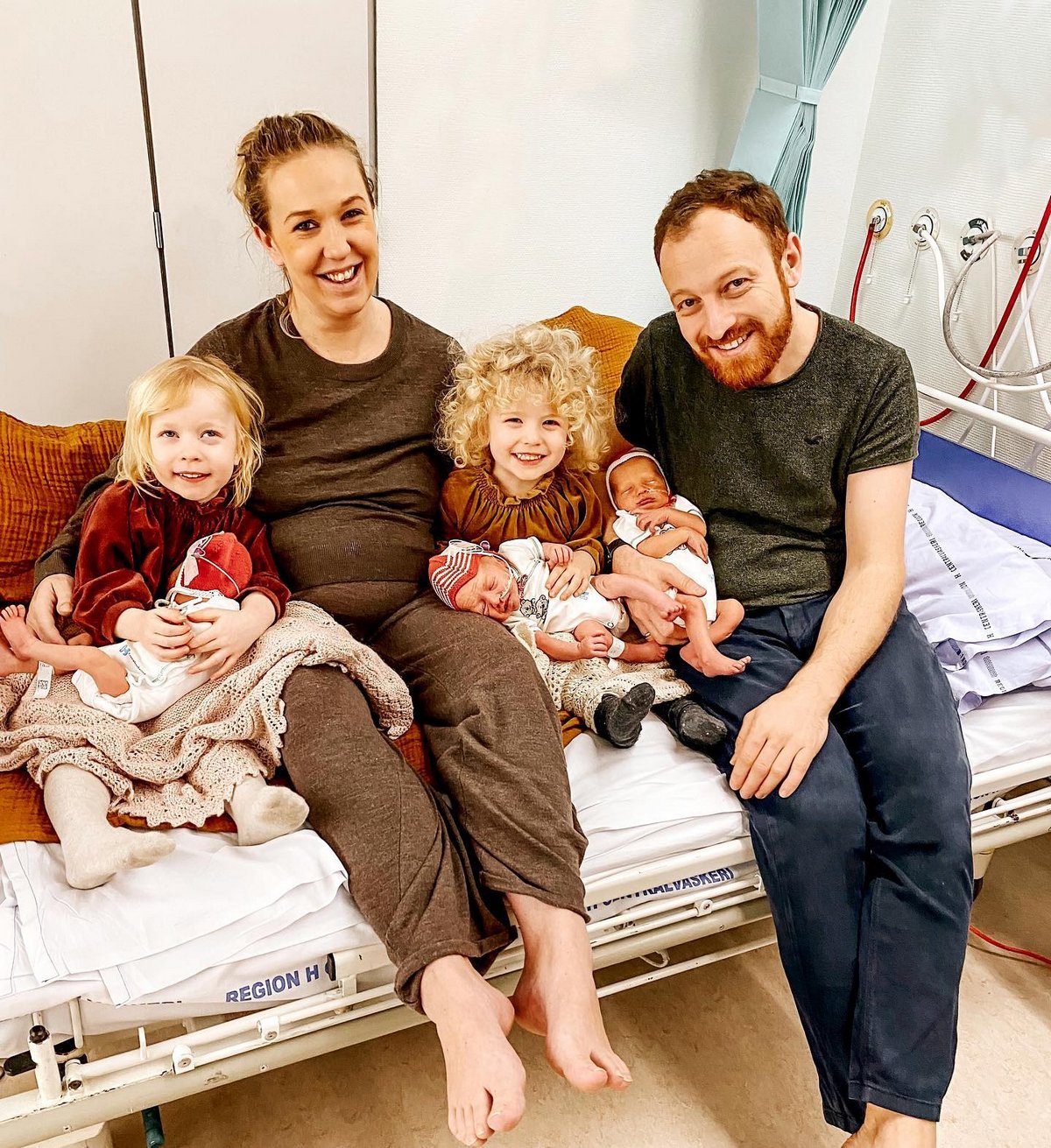 Người mẹ khoe bụng bầu như muốn nổ tung, choáng với chiếc bụng sau khi sinh-9