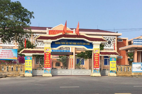 Hiệu trưởng bị kỷ luật trong vụ lộ đề thi vì thương cháu-1