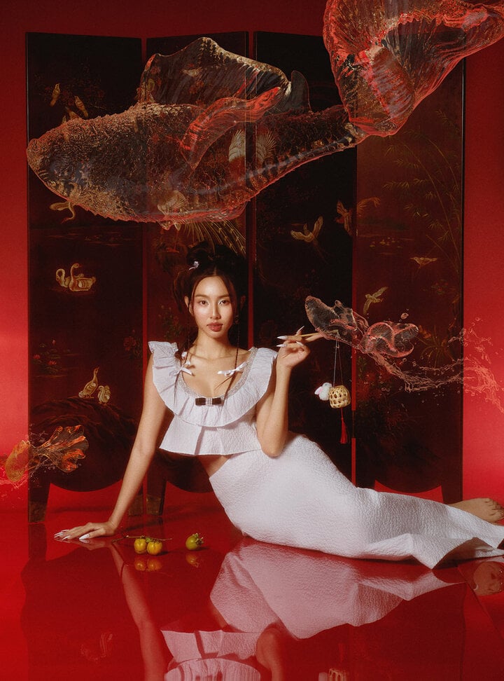 Hoa hậu Thùy Tiên đẹp ma mị trong bộ ảnh đón Trung thu-7