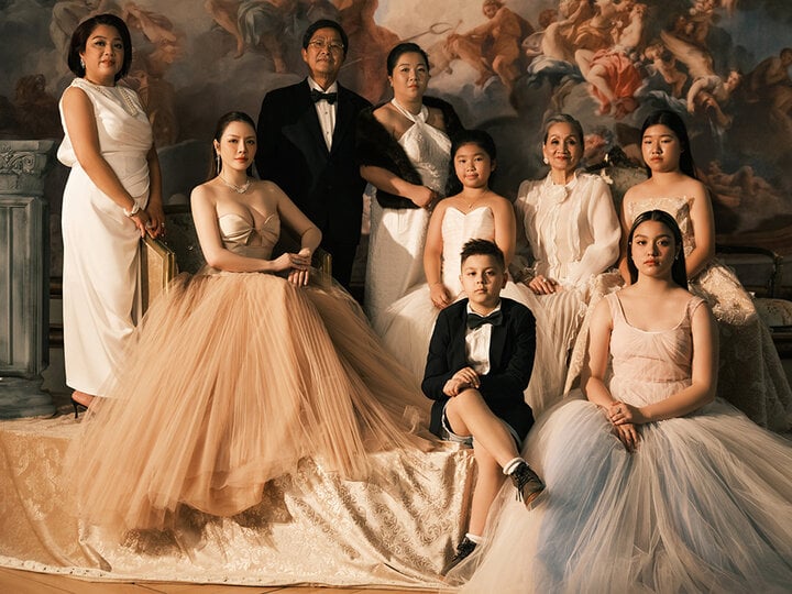 Lý Nhã Kỳ khoe nhan sắc bên mẹ ruột và hai chị gái-4